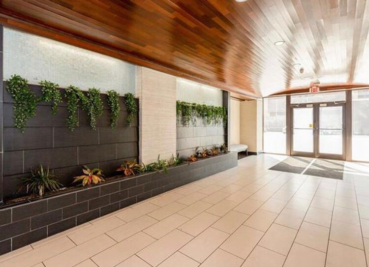 Lobby Entrance - 700 E 8th St