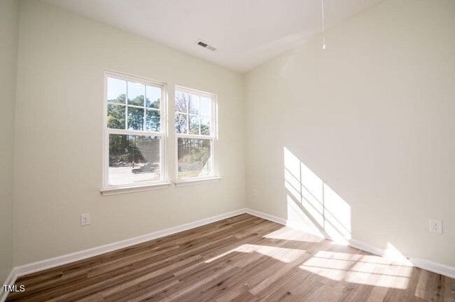 Building Photo - 831 Ridgeway Ave