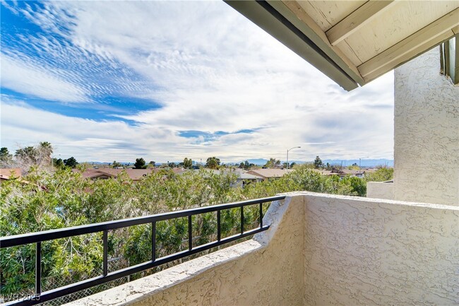 Primary Photo - 3791 Shirebrook Dr