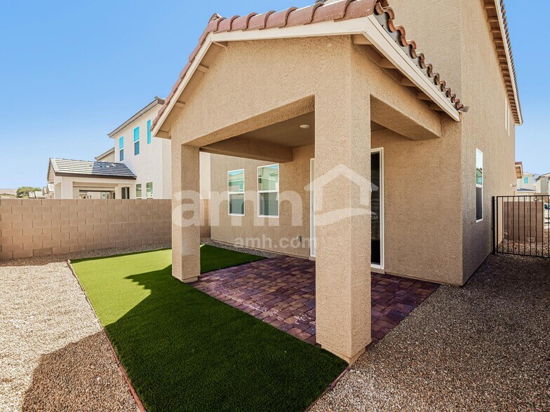 Building Photo - 9160 Sierra Point Court