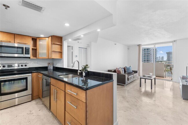 Building Photo - 1621 Bay Rd