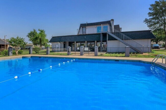 Building Photo - * $300 Off April and May Rent * Beautiful 1 bedroom apartment *