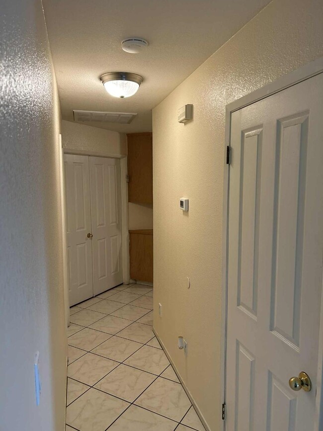 Building Photo - 1502 Barnum Ct