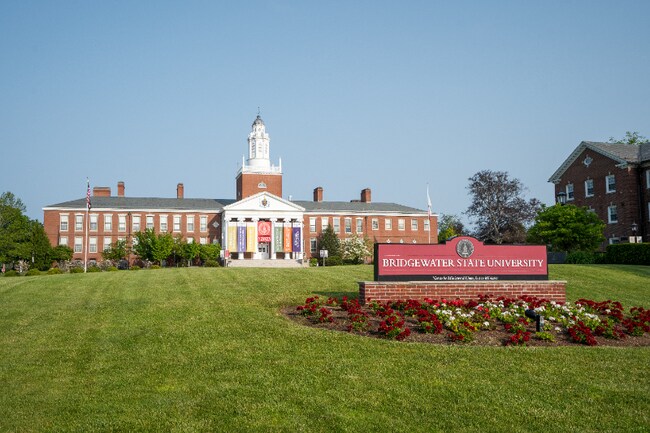 Building Photo - 180 Main St