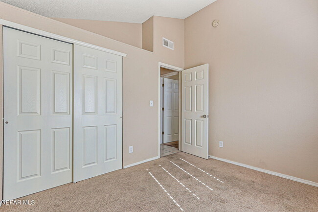 Building Photo - 11781 Jennifer Dr