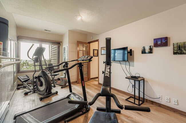 Building Photo - 776 Chimney Creek Dr