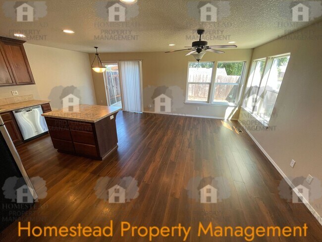 Building Photo - 1449-1451 Northgate Dr.