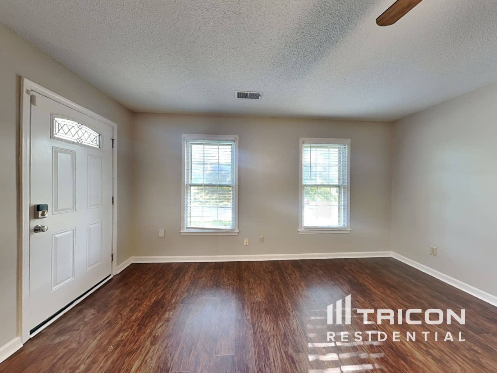 Building Photo - 389 Hillridge Dr