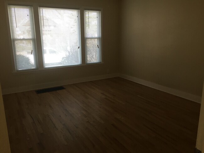 Building Photo - 2564 N Humboldt Blvd