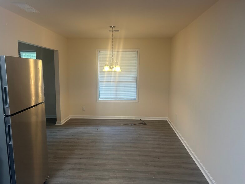 Building Photo - 4978 Ivylog Ct