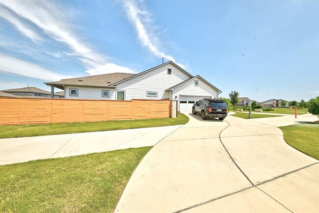 Building Photo - 8101 Chrysler Bend