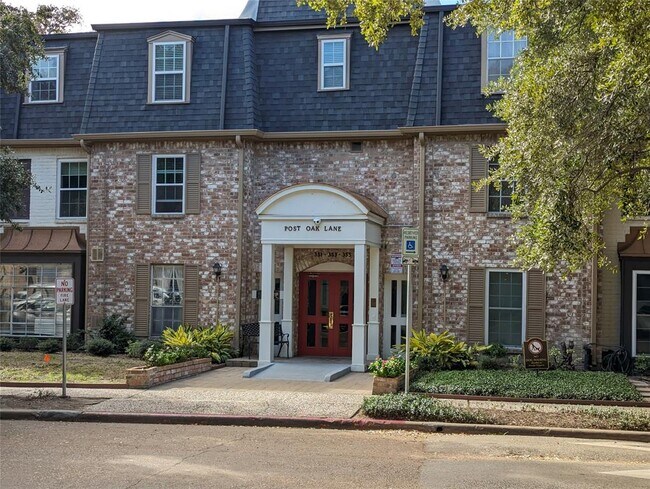 Building Photo - 355 N Post Oak Ln