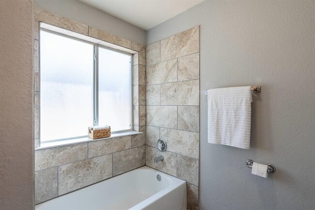 Building Photo - 7704 Plateau Cove