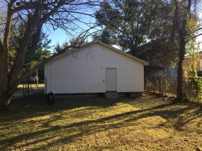 Building Photo - Gulfport 3 Bedroom