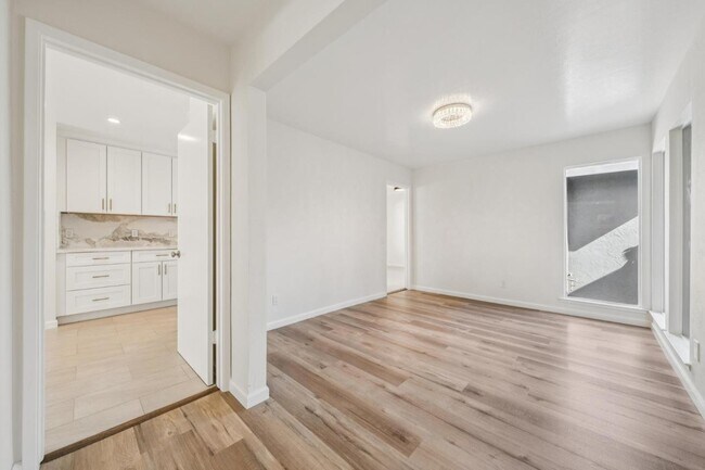 Building Photo - 700 Gull Ave