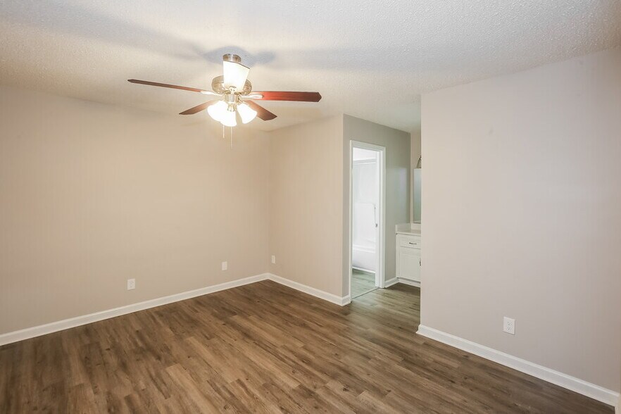 Building Photo - 431 Hillcrest Dr