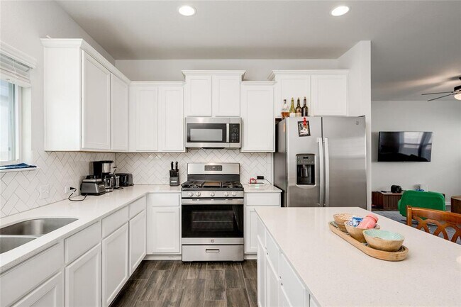 Building Photo - 10712 Timber Brook Pass