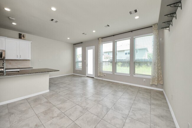 Building Photo - 1715 Ryon Falls Dr