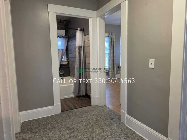 Building Photo - 213 Chestnut Ave NE