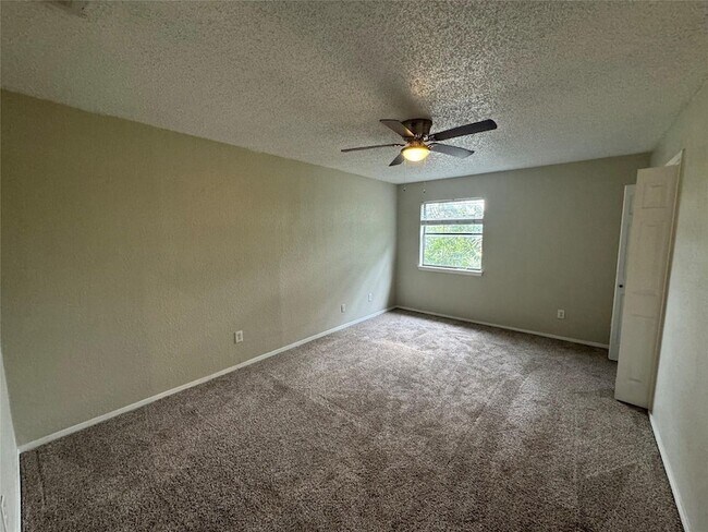 Building Photo - 2721 Hurstview Dr