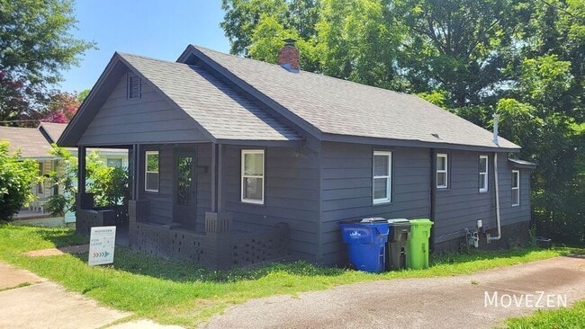 Building Photo - 1710 Oakwood Ave