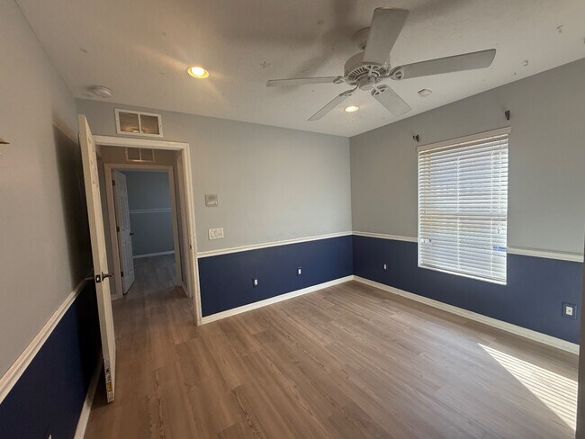 Building Photo - 3004 Downan Point Dr