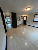 Building Photo - 518 5th St