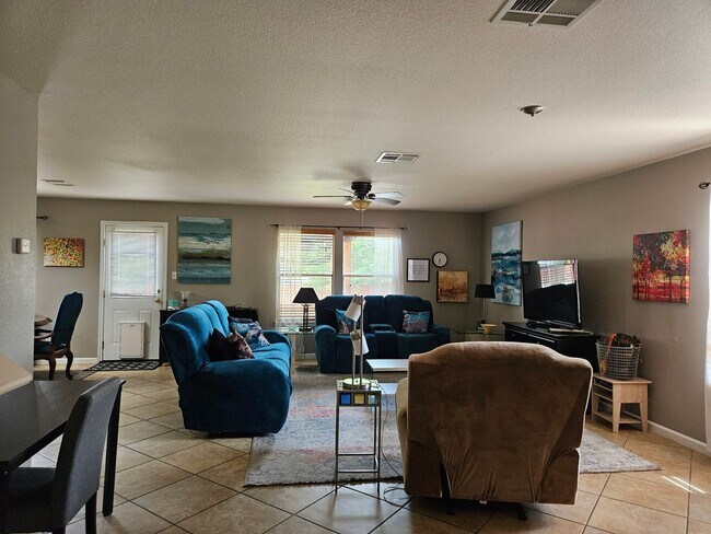 Building Photo - 4 Bedroom Corner Lot 2 Story Home