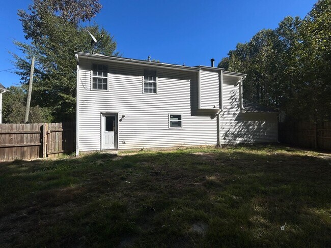 Building Photo - **MOVE IN WITH NO SECURITY DEPOSIT**8205 A...