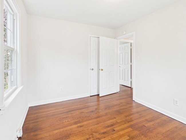 Building Photo - 2609 Harold Ave