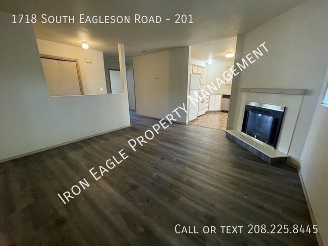 Building Photo - 1718 S Eagleson Rd