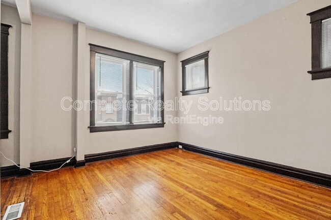 Building Photo - 3001 S Compton Ave