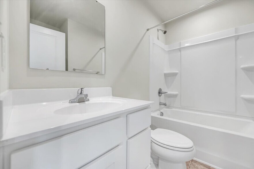 Building Photo - 5941 River Landing Dr