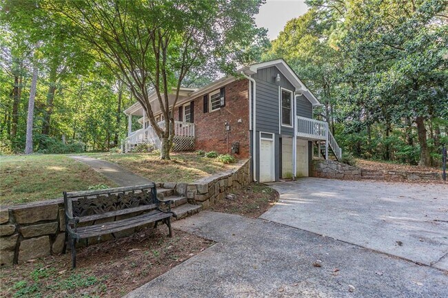 Building Photo - 850 Red Barn Rd