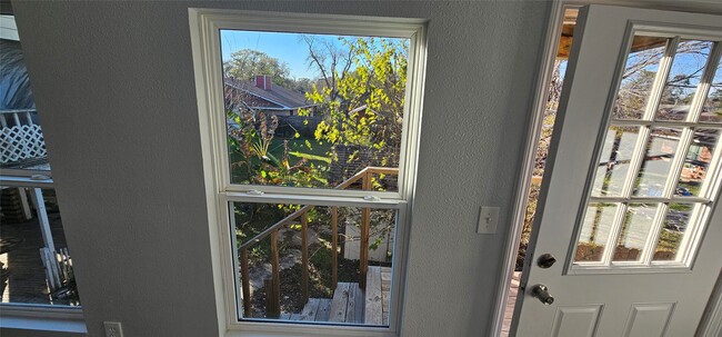 Building Photo - 2634 Tidewater Dr