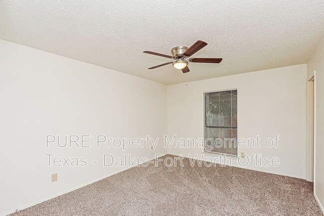 Building Photo - 7527 Windhaven Rd