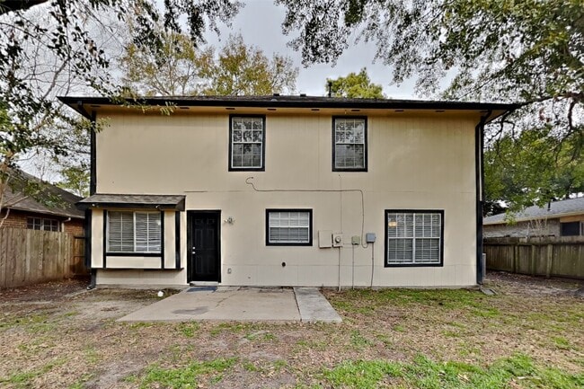 Building Photo - 16319 Cypress Trace Dr