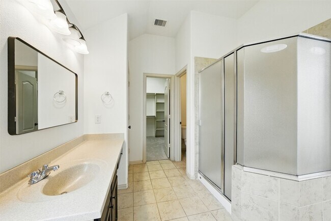 Building Photo - 19014 Ridge Cove Ln