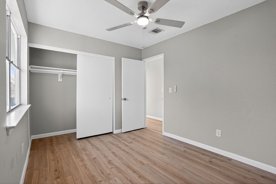 Building Photo - 5103 Devon Green Dr