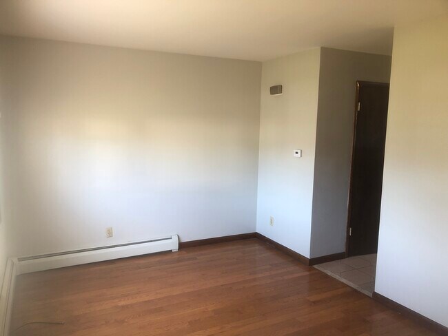 Building Photo - 213 Frey Ave