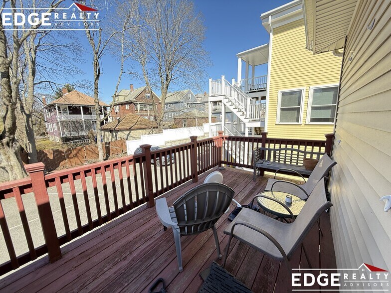 Building Photo - 37 Atkins St