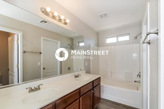 Building Photo - 4 Bedroom Pet-Friendly Home in Tolleson, AZ with Main Street Renewal