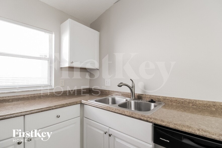 Building Photo - 5211 Aventura Blvd