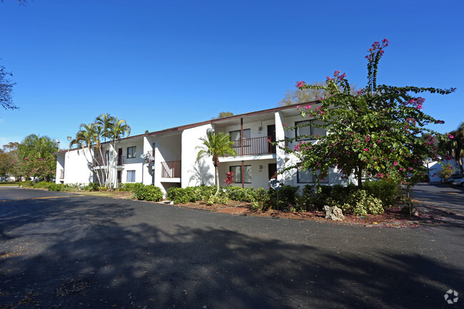 Primary Photo - Parkside Villas