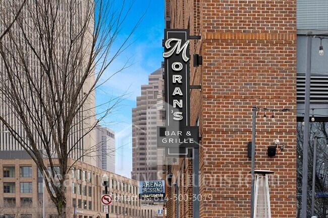 Building Photo - Downtown Condo!