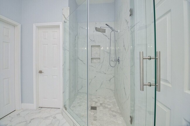 Building Photo - 1016 Studer St