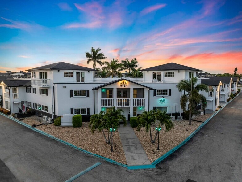 Building Photo - 3704 Broadway