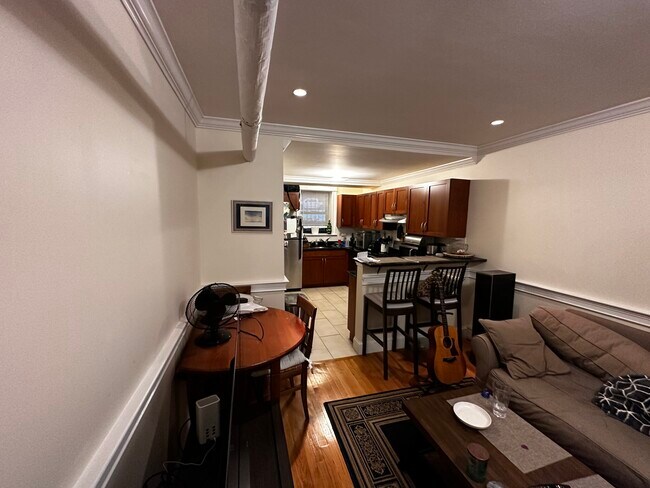 Building Photo - 29 Glenville Ave