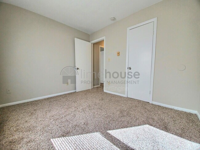 Building Photo - 9117 Chesapeake Blvd