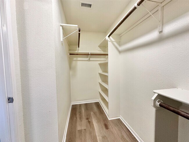 Building Photo - 1514 Park Meadow Dr